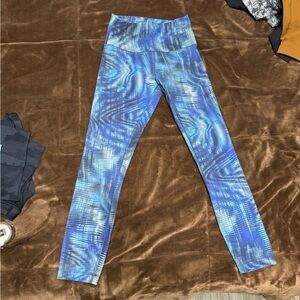 Woman’s size 6 Lululemon athletica Blue Swirl High-Rise Leggings